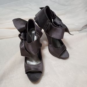 STEVE MADDEN LUXE satin platform heels Sz.9 1/2